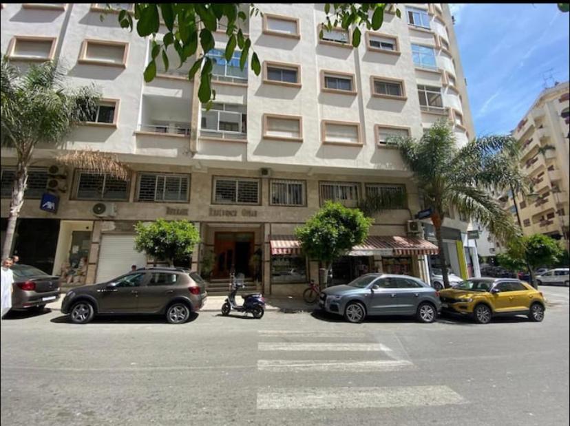 Appartement Elegant Et Climatise Au Centre Avec Terrasse - Proche Plage Et Attractions ! Ταγγέρη Εξωτερικό φωτογραφία
