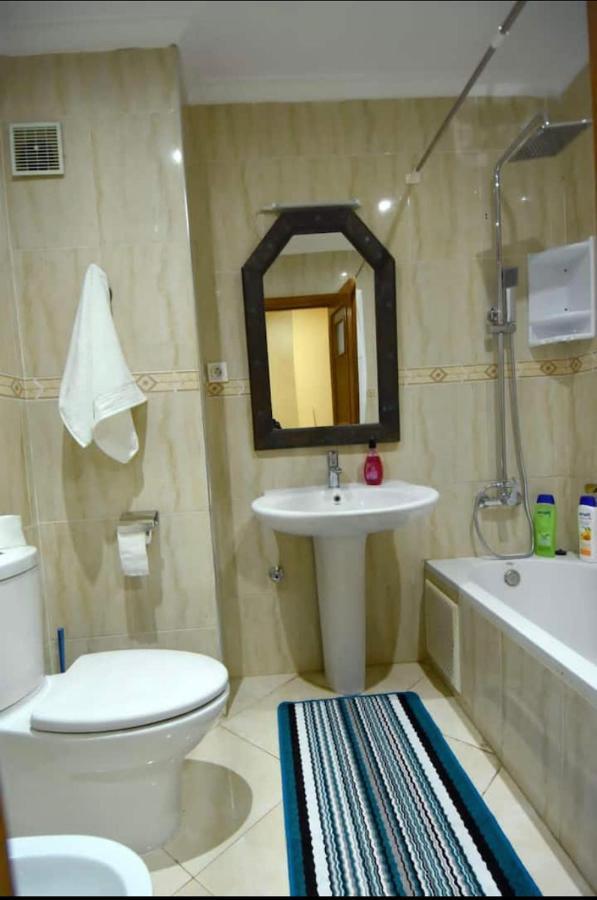Appartement Elegant Et Climatise Au Centre Avec Terrasse - Proche Plage Et Attractions ! Ταγγέρη Εξωτερικό φωτογραφία